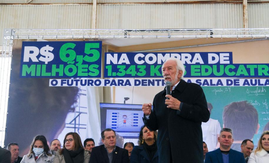 Mais 1,3 mil kits com TV e computador são entregues a escolas estaduais da RMC