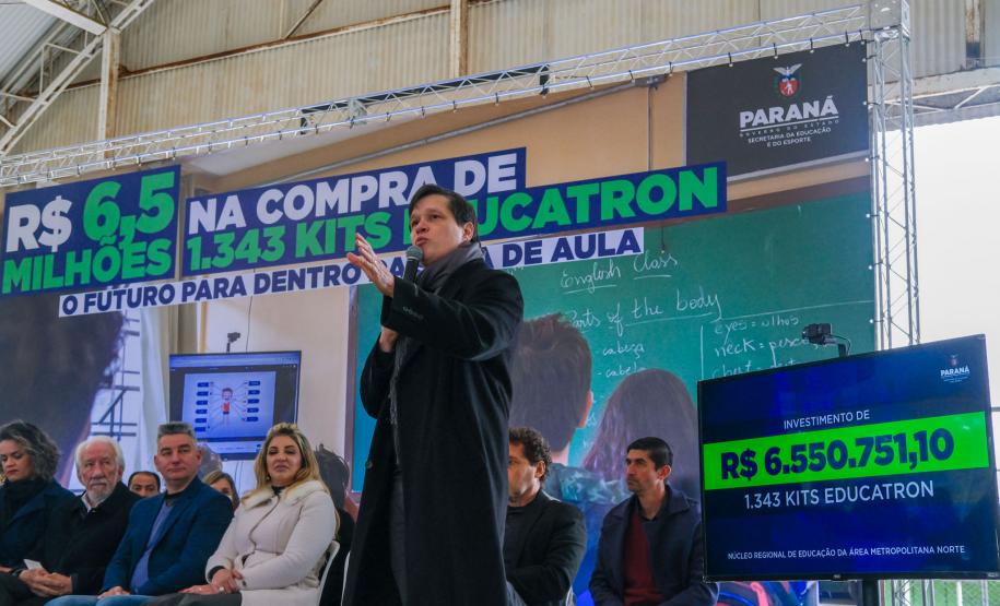 Mais 1,3 mil kits com TV e computador são entregues a escolas estaduais da RMC