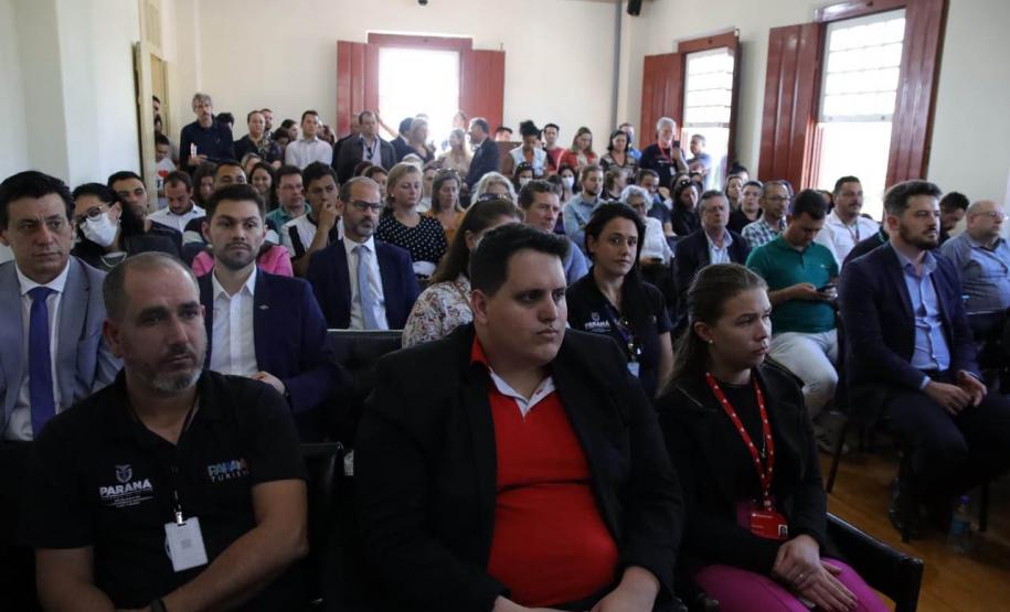 Estado e BRDE levam serviços para contribuir com a retomada econômica da Lapa