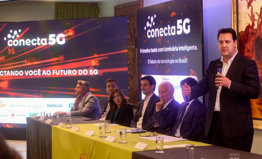 Governador participa da inauguração da 1ª luminária inteligente 5G do País, em Curitiba