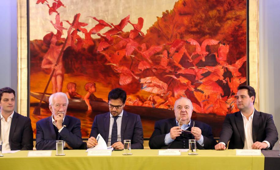 Governador participa da inauguração da 1ª luminária inteligente 5G do País, em Curitiba