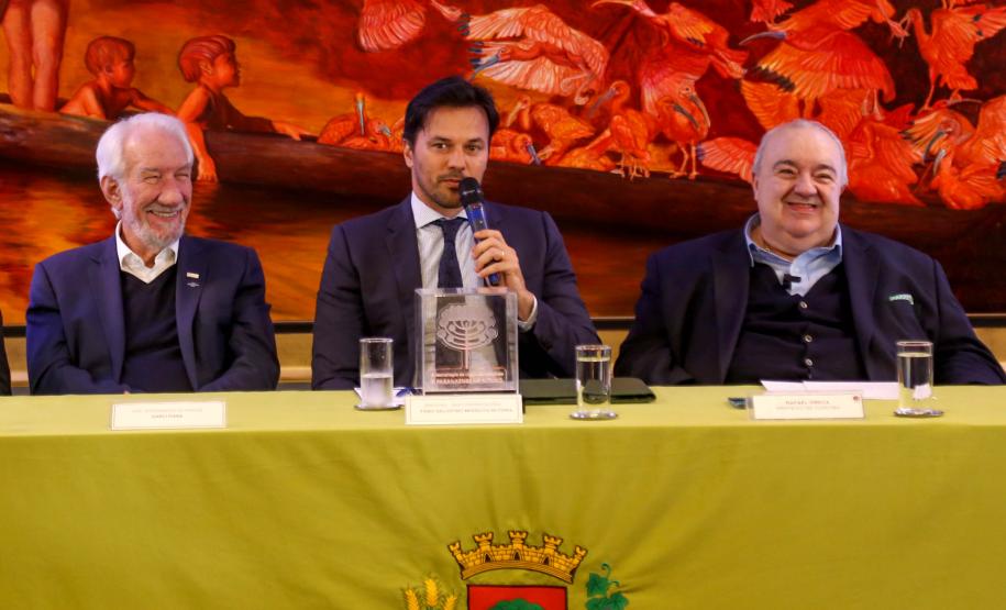 Governador participa da inauguração da 1ª luminária inteligente 5G do País, em Curitiba