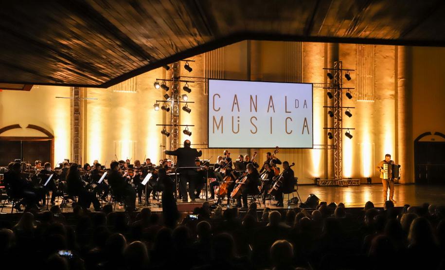 Grande Auditório do Canal da Música retoma as atividades em noite de gala