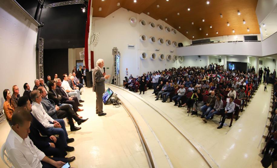 Títulos de propriedade entregues pelo Governo dão segurança a 296 famílias de Palmas