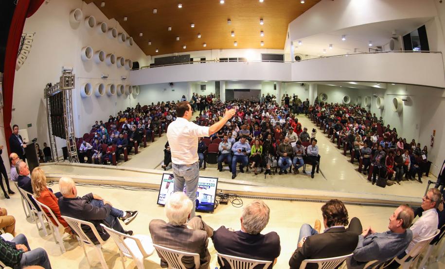 Títulos de propriedade entregues pelo Governo dão segurança a 296 famílias de Palmas