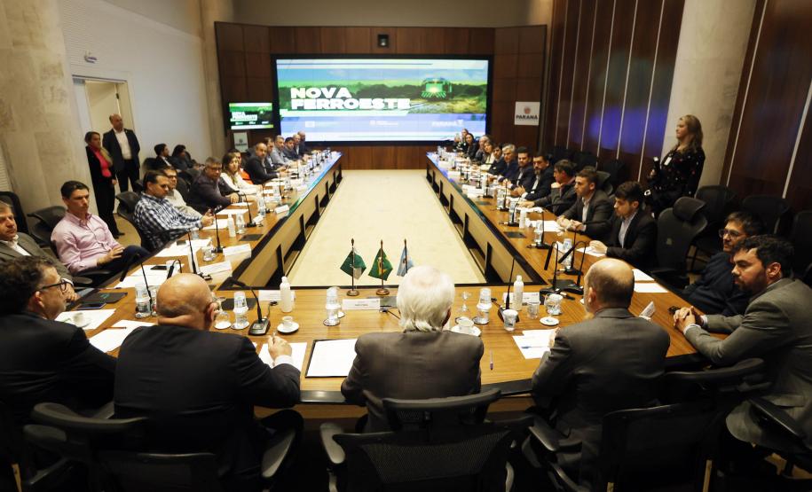 Comitiva argentina conhece potencial de infraestrutura e logística do Paraná