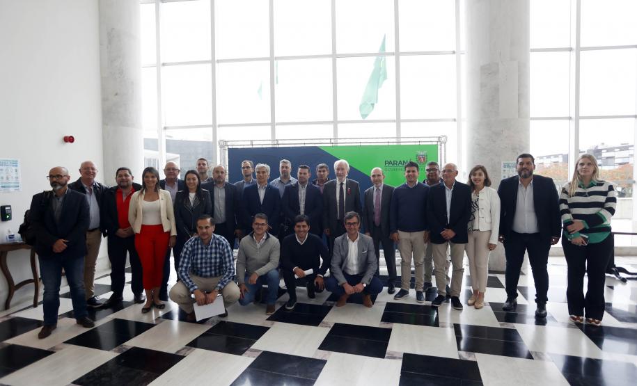 Comitiva argentina conhece potencial de infraestrutura e logística do Paraná