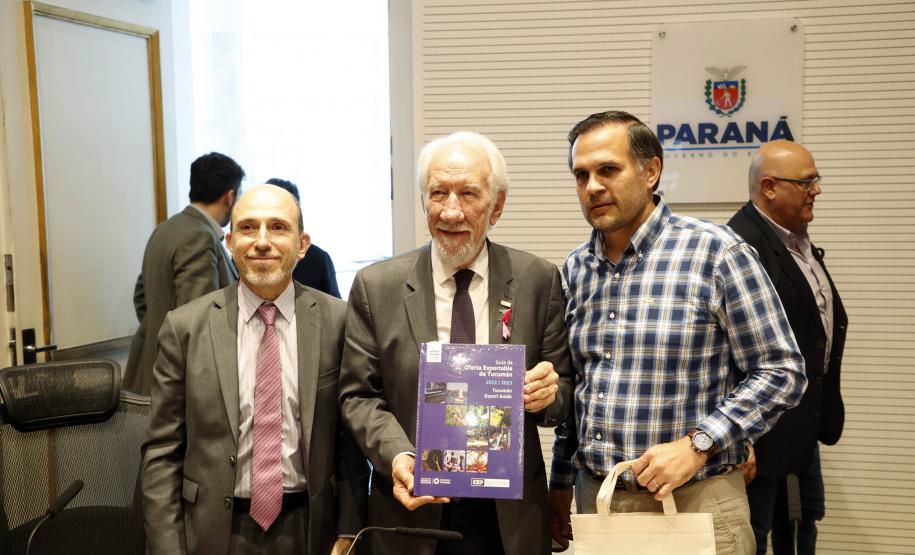 Comitiva argentina conhece potencial de infraestrutura e logística do Paraná