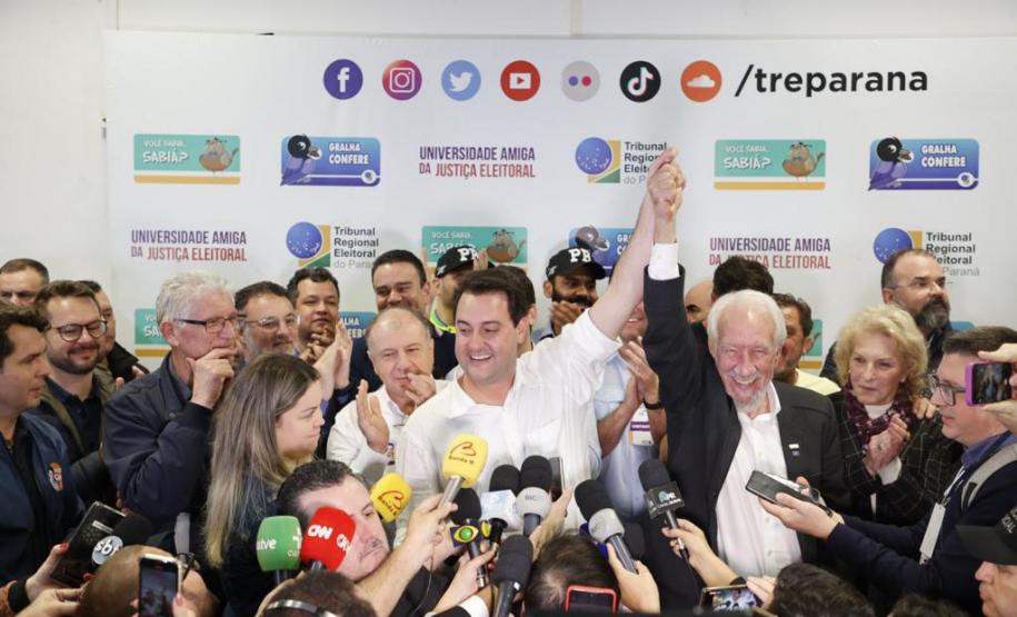 Ratinho Junior é reeleito com 69,6% dos votos e apoio de mais de 4 milhões de paranaenses