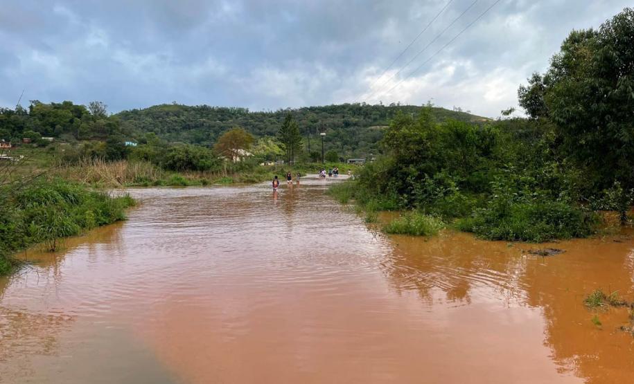 Governador em exercício decreta situação de emergência em quatro regiões por conta das chuvas