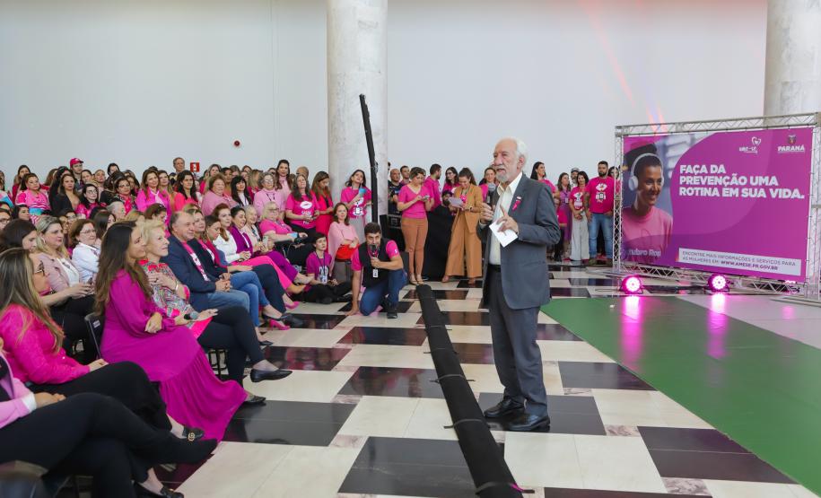 Primeira-dama destaca importância da conscientização contra o câncer de mama