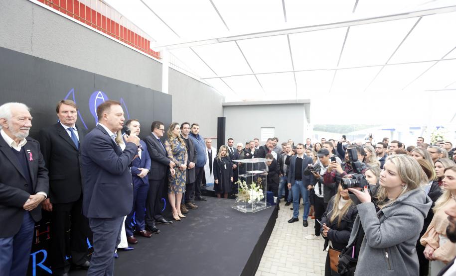 Governador em exercício participa de inauguração de novo complexo médico de Colombo