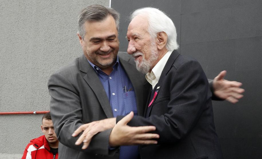 Governador em exercício participa de inauguração de novo complexo médico de Colombo