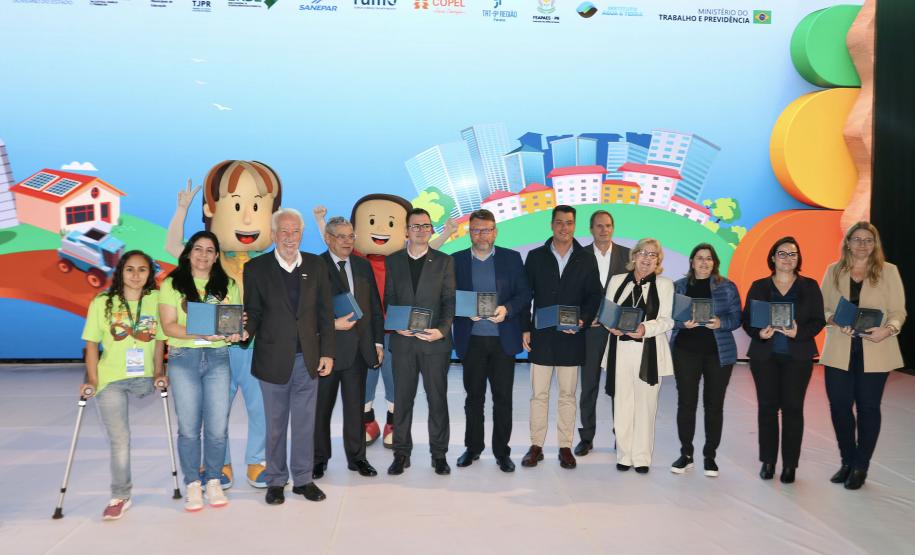 Alunos e professores celebram sustentabilidade e garantem prêmios no concurso Agrinho