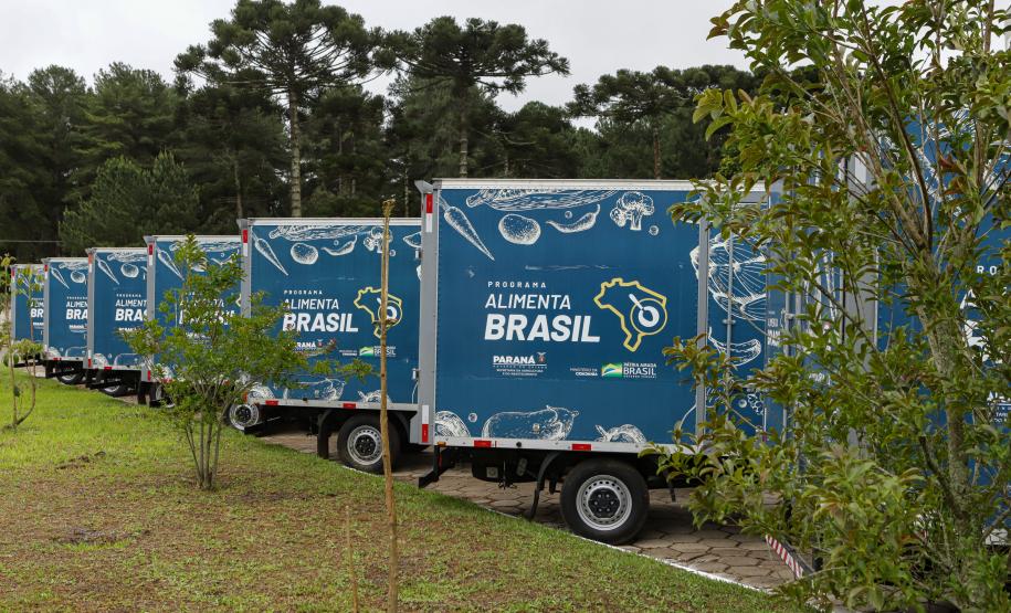 Governo entrega caminhões a municípios para facilitar a distribuição de alimentos