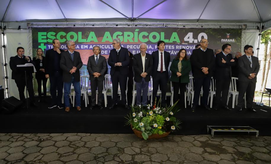 Governo entrega caminhões a municípios para facilitar a distribuição de alimentos