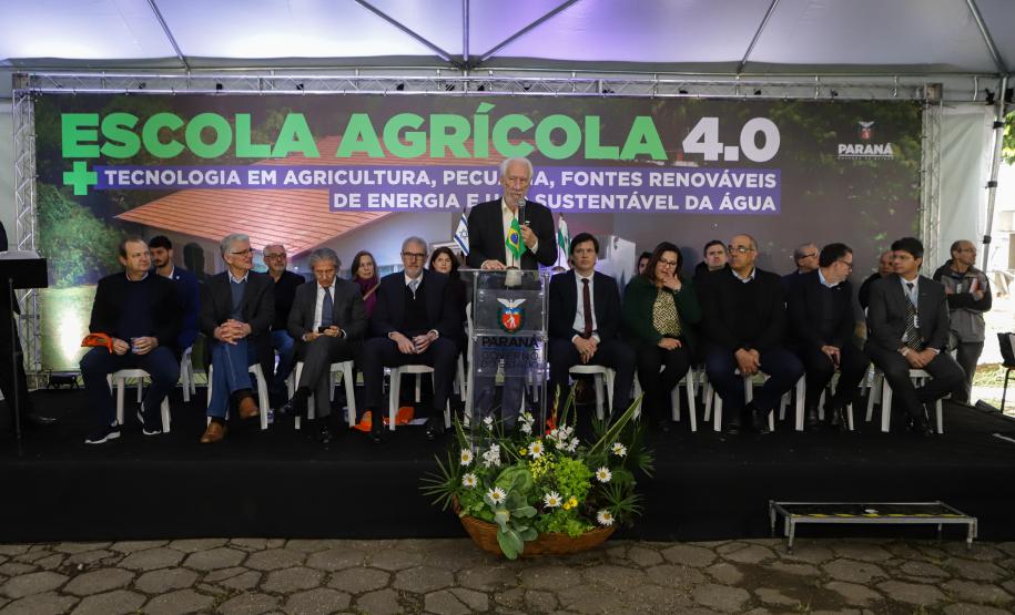 Governo entrega caminhões a municípios para facilitar a distribuição de alimentos