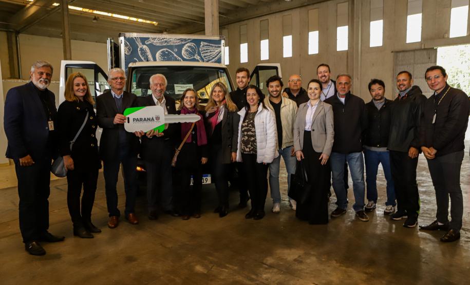 Governo entrega caminhões a municípios para facilitar a distribuição de alimentos