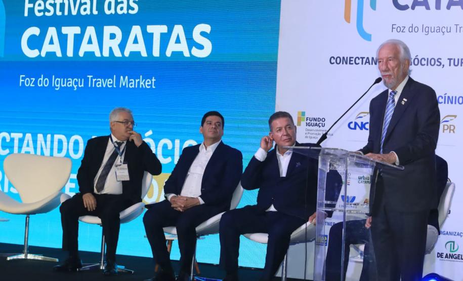 Atrativos turísticos do Paraná são destaque de feira internacional em Foz do Iguaçu