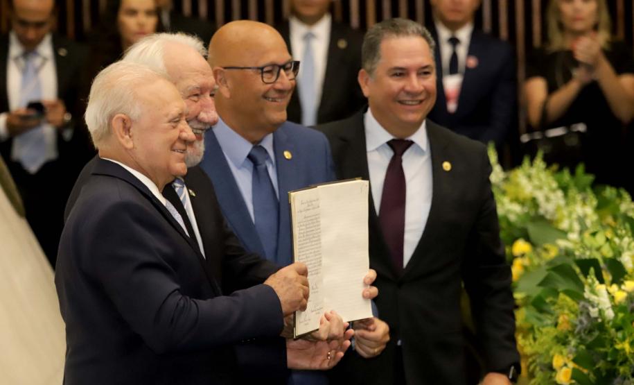 Ratinho Junior e Darci Piana tomam posse para mais quatro anos de mandato