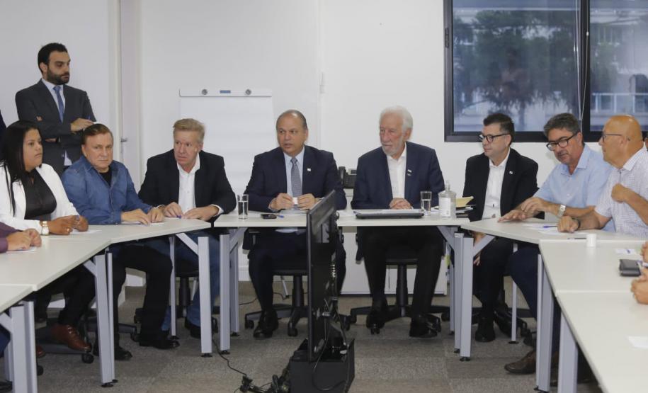 Governo busca solução para retomada das atividades de multinacional em Cambará