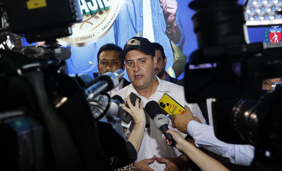 Equipamentos modernos e novo currículo preparam paranaenses do futuro, diz Ratinho Junior