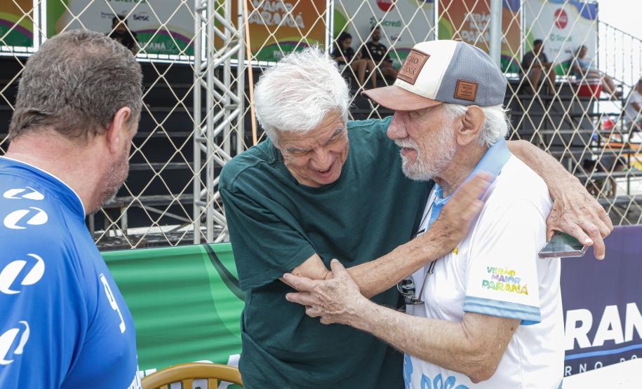 Futebol das Estrelas reúne veteranos paranaenses nas areias de Caiobá