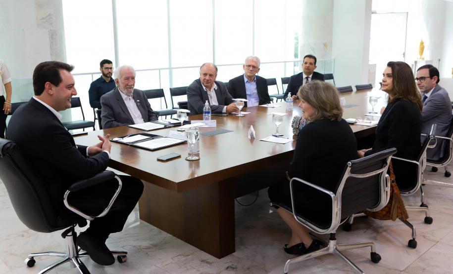 Governador destaca protagonismo feminino em reunião com OAB-PR e nova desembargadora do TJPR