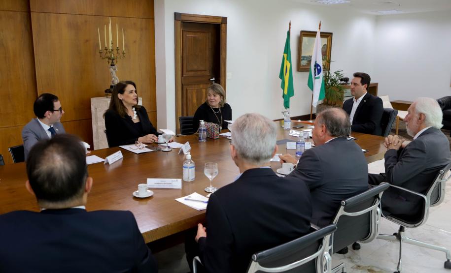 Governador destaca protagonismo feminino em reunião com OAB-PR e nova desembargadora do TJPR