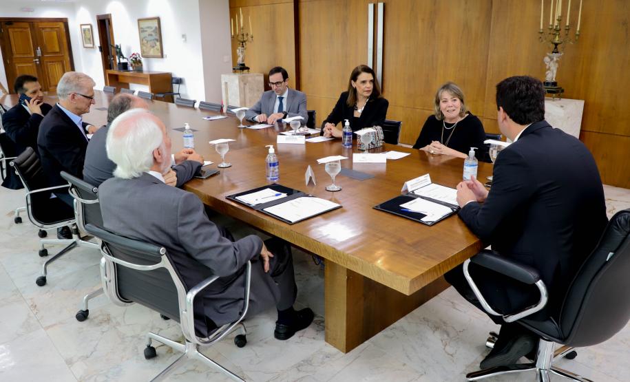 Governador destaca protagonismo feminino em reunião com OAB-PR e nova desembargadora do TJPR