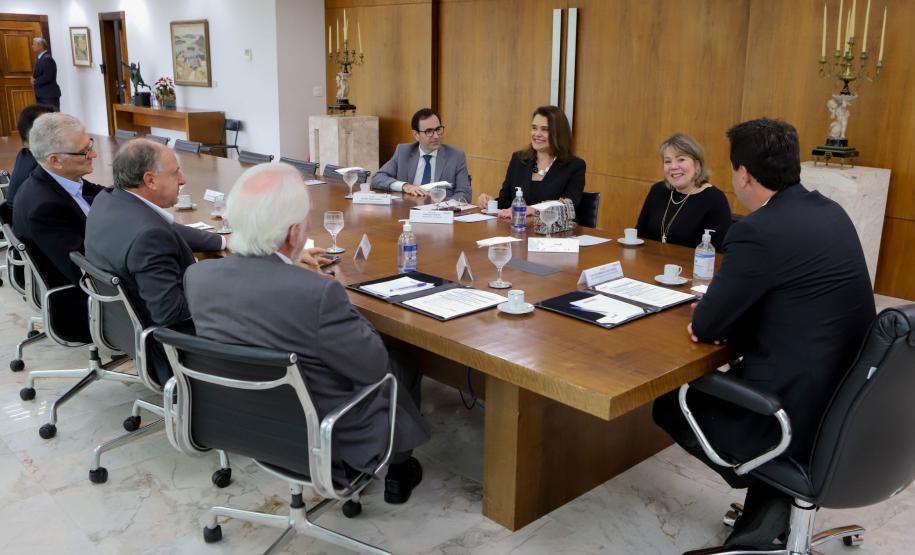 Governador destaca protagonismo feminino em reunião com OAB-PR e nova desembargadora do TJPR