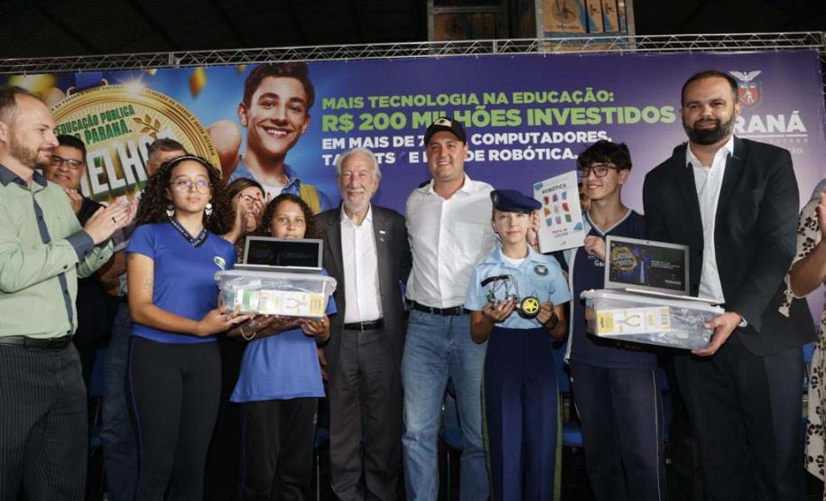 Estado distribui 77 mil novos equipamentos de informática e kits de robótica para escolas