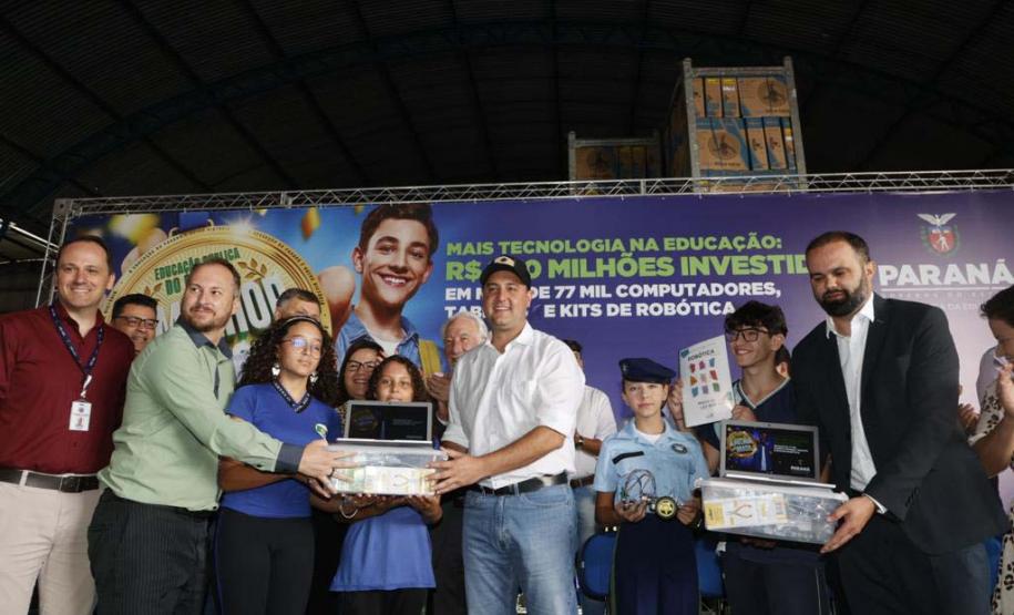 Estado distribui 77 mil novos equipamentos de informática e kits de robótica para escolas