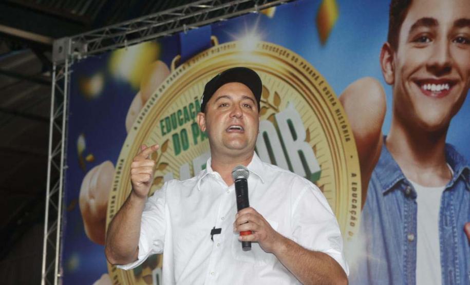 Estado distribui 77 mil novos equipamentos de informática e kits de robótica para escolas