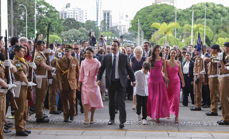 Ratinho Junior e Darci Piana tomam posse para mais quatro anos de mandato