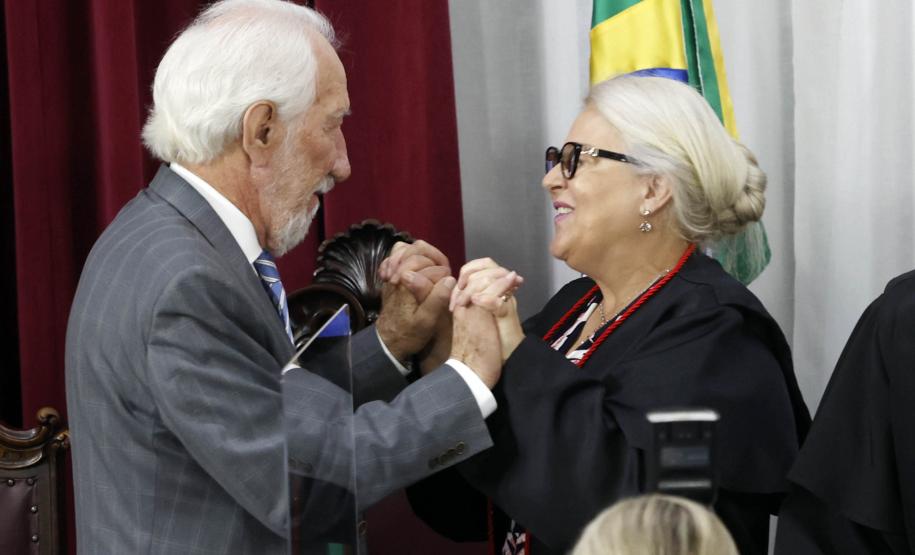 Vice-governador acompanha a posse da nova mesa diretora do Tribunal de Contas do Paraná