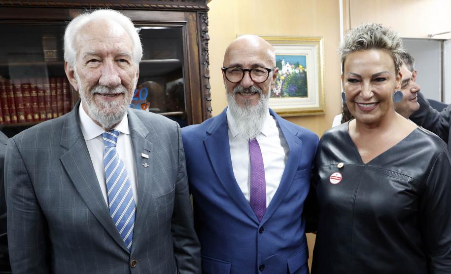 Vice-governador acompanha a posse da nova mesa diretora do Tribunal de Contas do Paraná