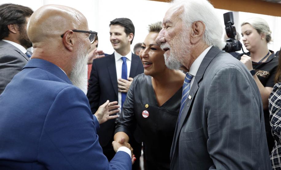 Vice-governador acompanha a posse da nova mesa diretora do Tribunal de Contas do Paraná