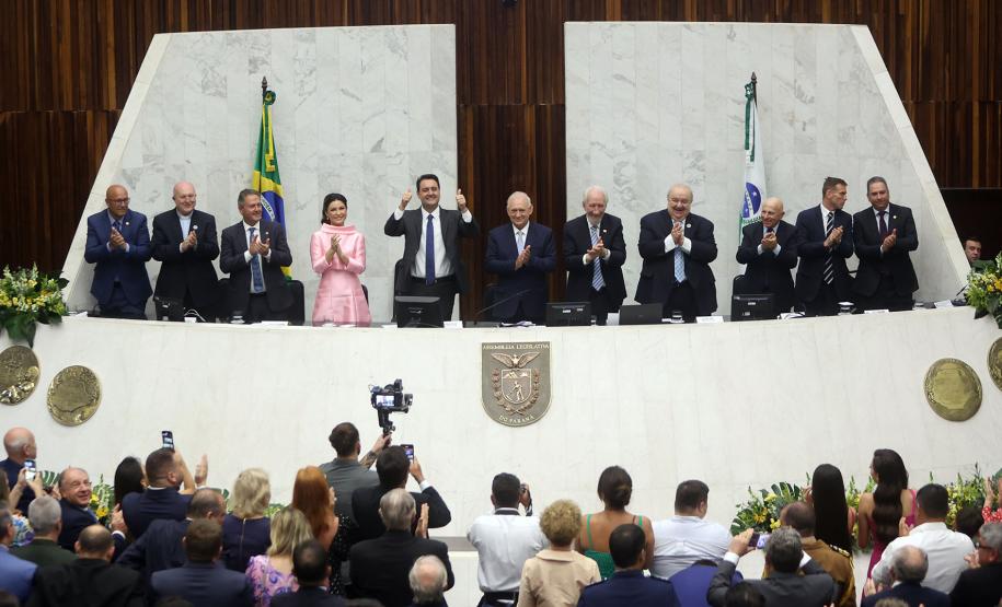 Ratinho Junior e Darci Piana tomam posse para mais quatro anos de mandato