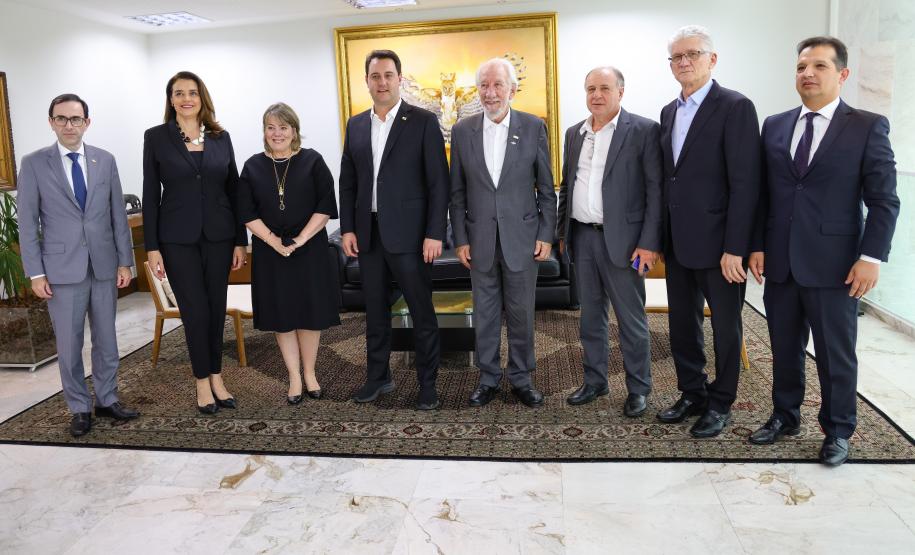 Governador destaca protagonismo feminino em reunião com OAB-PR e nova desembargadora do TJPR