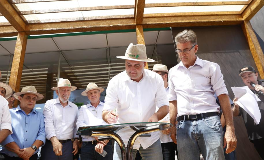 BRDE libera R$ 240 milhões para cooperativas, empresas e compra de ônibus elétricos de Cascavel