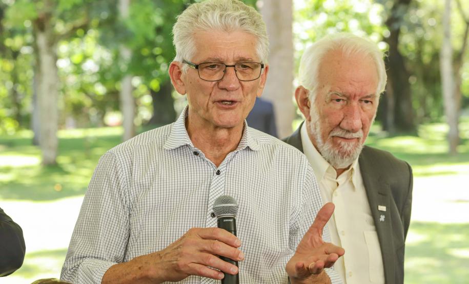 Jardim do Palácio Iguaçu ganha colmeias de abelhas nativas e horta orgânica