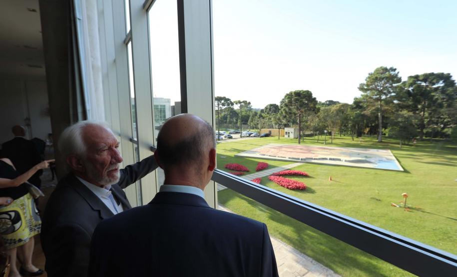 Darci Piana apresenta o Paraná ao embaixador da Bélgica no Brasil