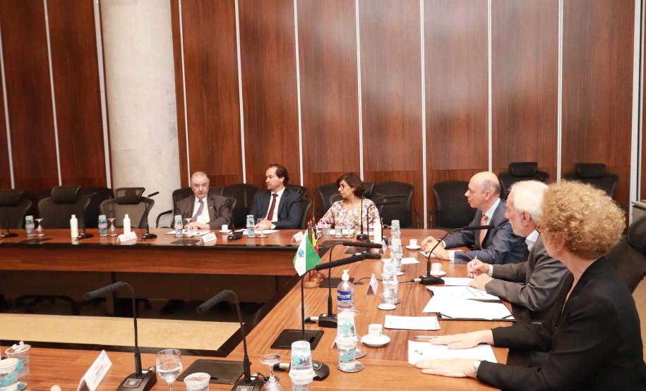 Darci Piana apresenta o Paraná ao embaixador da Bélgica no Brasil