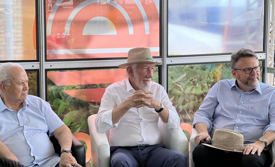 Darci Piana troca experiências sobre o setor agrícola em feira no Rio Grande do Sul