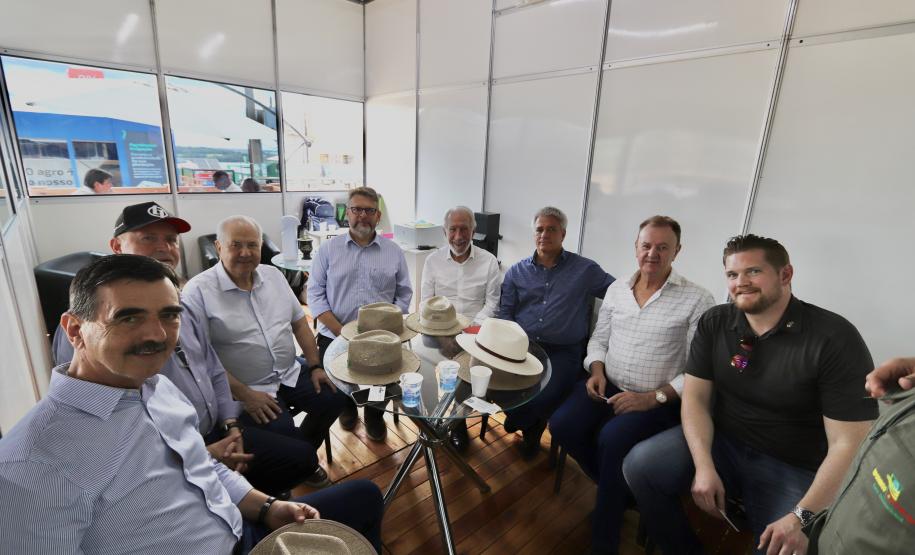 Darci Piana troca experiências sobre o setor agrícola em feira no Rio Grande do Sul