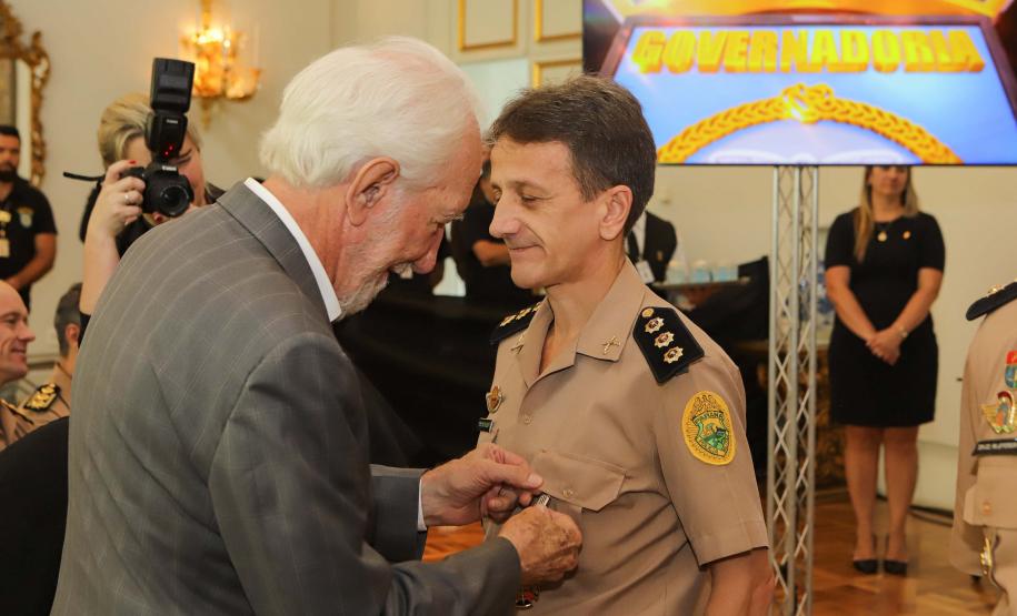 Casa Militar comemora 95 anos e condecora autoridades com medalhas de mérito