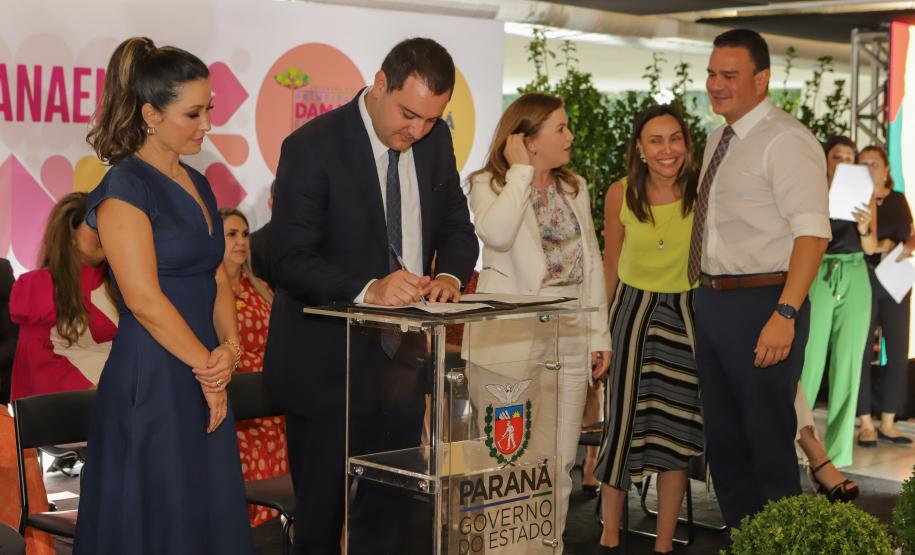 Ratinho Junior anuncia pacote de ações para proteção e valorização das mulheres