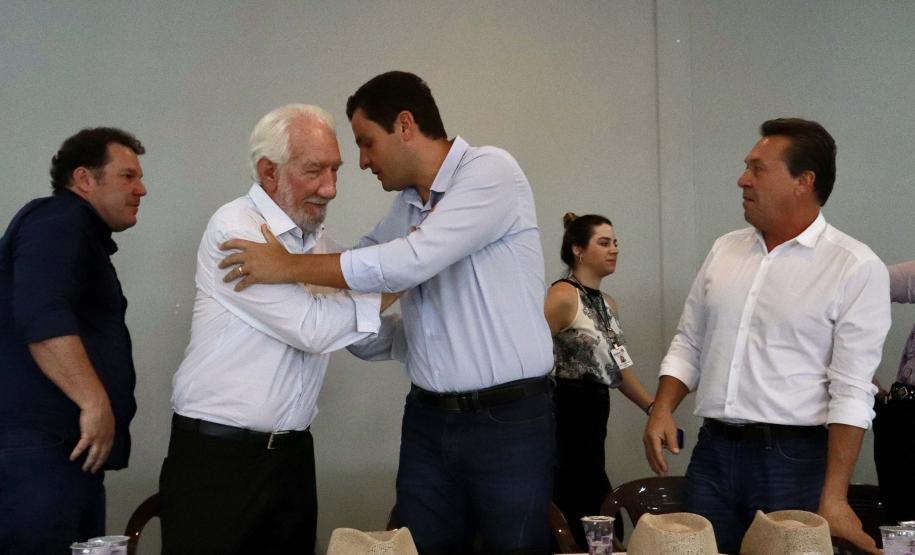 Na ExpoParanavaí, Piana diz que Paraná trabalha para abrir novos mercados para seus alimentos