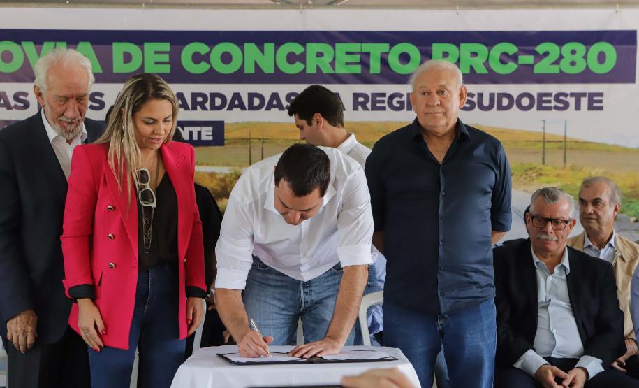 Sonho realizado: governador entrega nova PRC-280, revitalizada com concreto